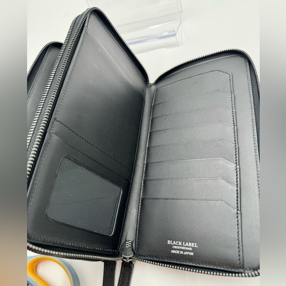 Burberry-Authentic-Black Label Crestridge Double Zippy Wallet/Organizer Like New - Picture 8 of 15